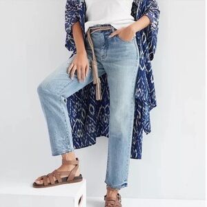 Anthropologie Pilcro The Vintage Straight Mid Rise Raw Hem Jeans. Size 26